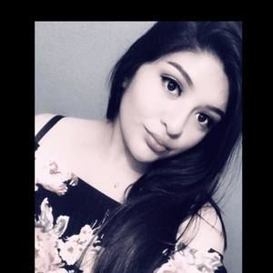 Meet your Posher, Valeria